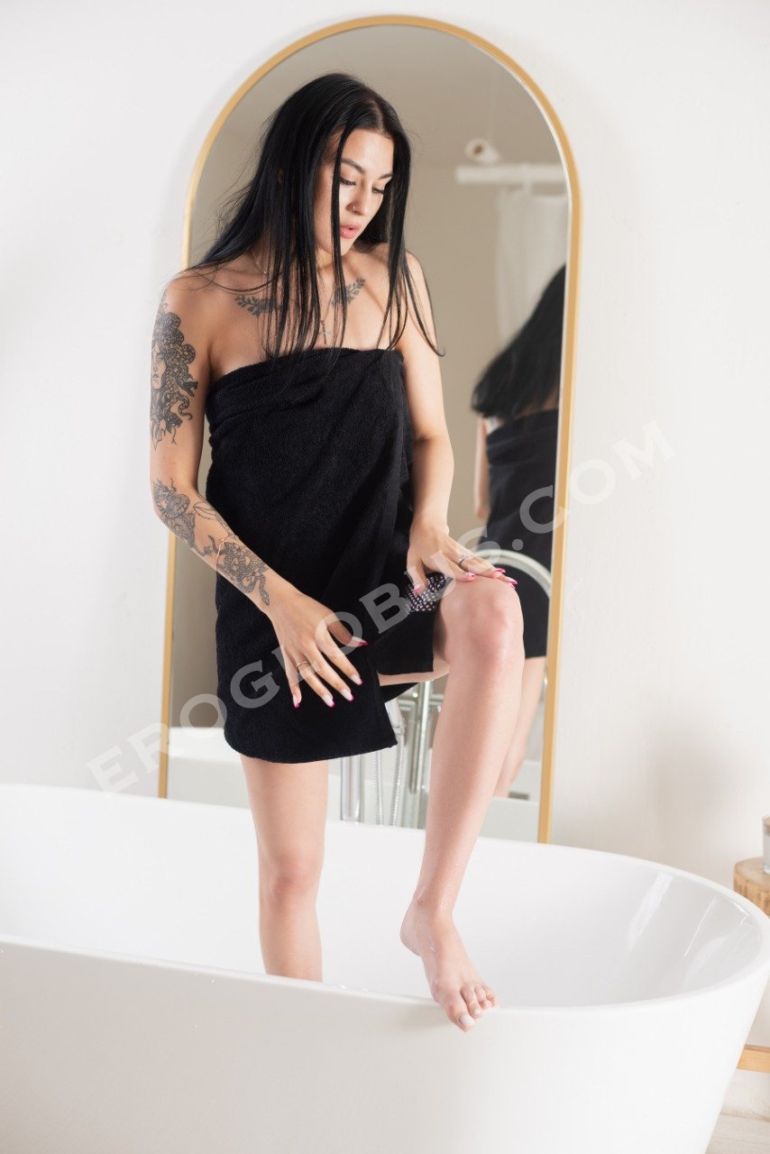 Каролина, 20