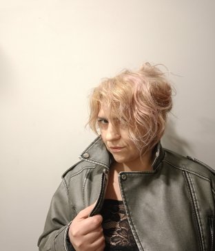 Александра, 30