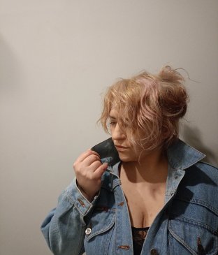 Александра, 30