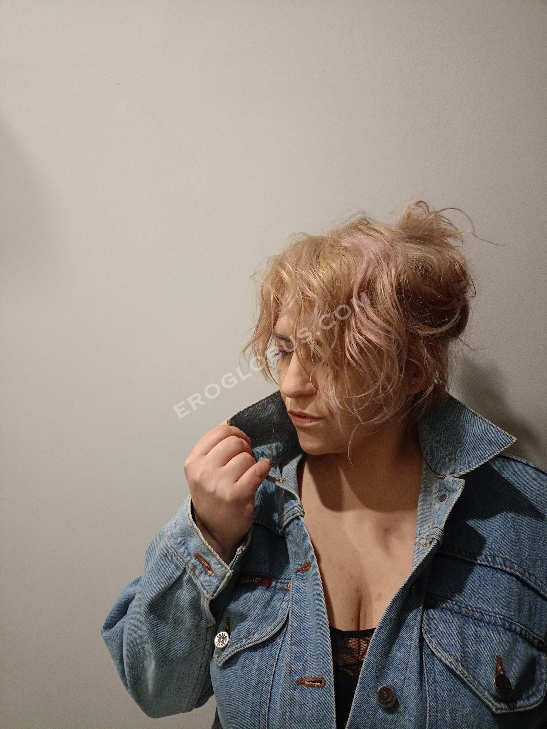 Александра, 30